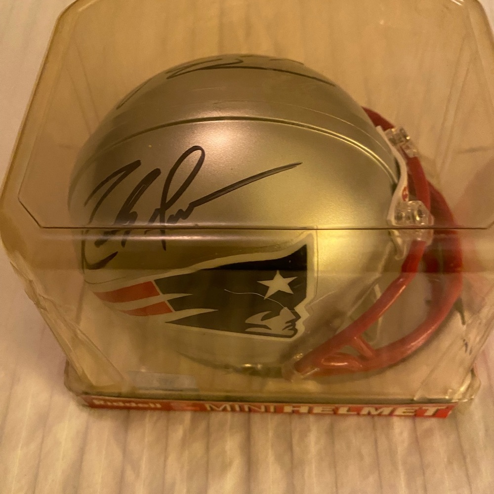 Tom Brandy & Randy Moss Autograph Mini Helmet - Picture 7 of 10